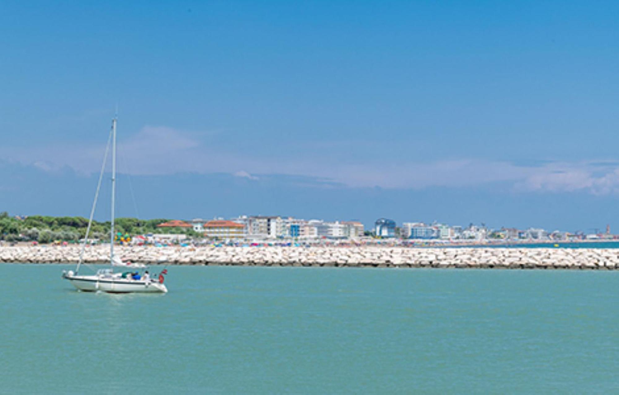 Appartamento Gorgeous Studio With Shared Pool And Terrace Porto Santa Margherita di Caorle Esterno foto